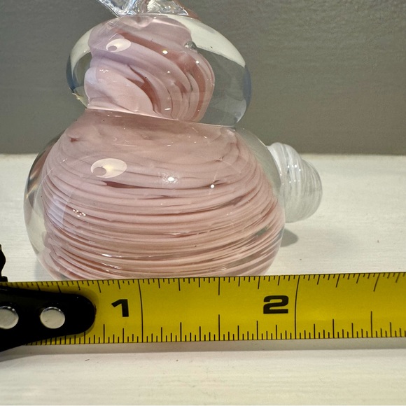 Handblown one of a kind glass bunny rabbit with pale pink swirl glass design - Picture 9 of 10